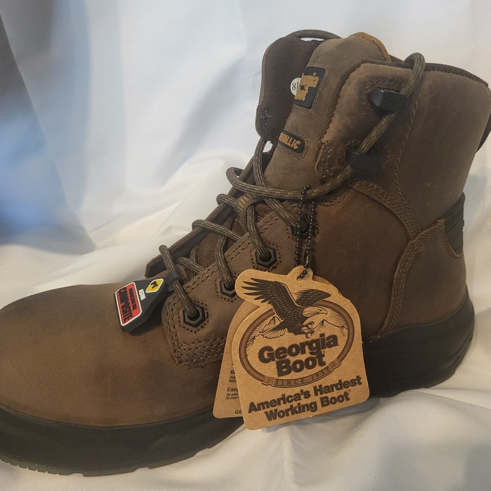 Size 8 1/2 wide color brown.